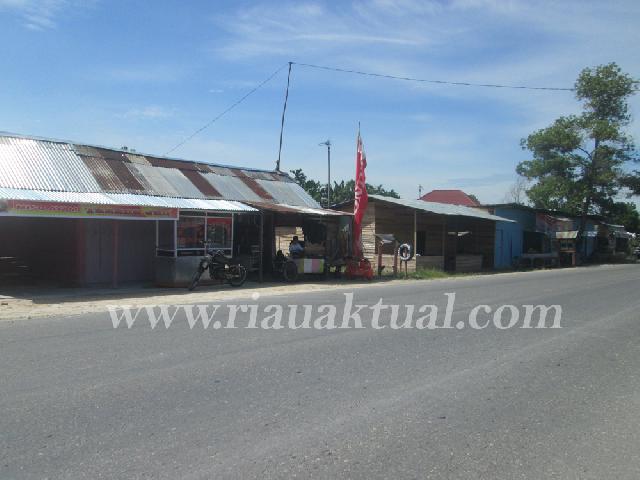 Bangunan Liar di Badan Jalan Diduga Disewakan