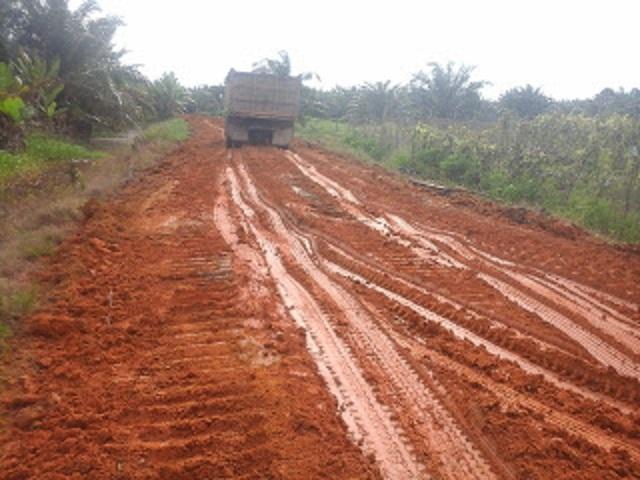 Penimbunan Jalan Menuju Danau Bourtrem Selesai