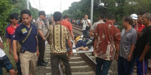 Lewat perlintasan tak berpalang, satu keluarga tewas dihantam kereta