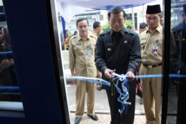 Wako Pekanbaru Resmikan Media Center Wartawan Pemko