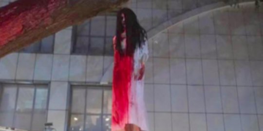 Dinilai Terlalu Menyeramkan, Boneka Hantu Perempuan Ini Akhirnya Diturunkan