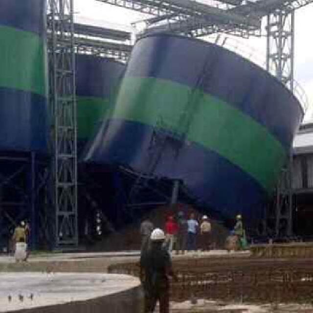 Tangki Timbun CPO Runtuh, 2 Pekerja PT Inti Benua Perkasatama Tewas Mengenaskan