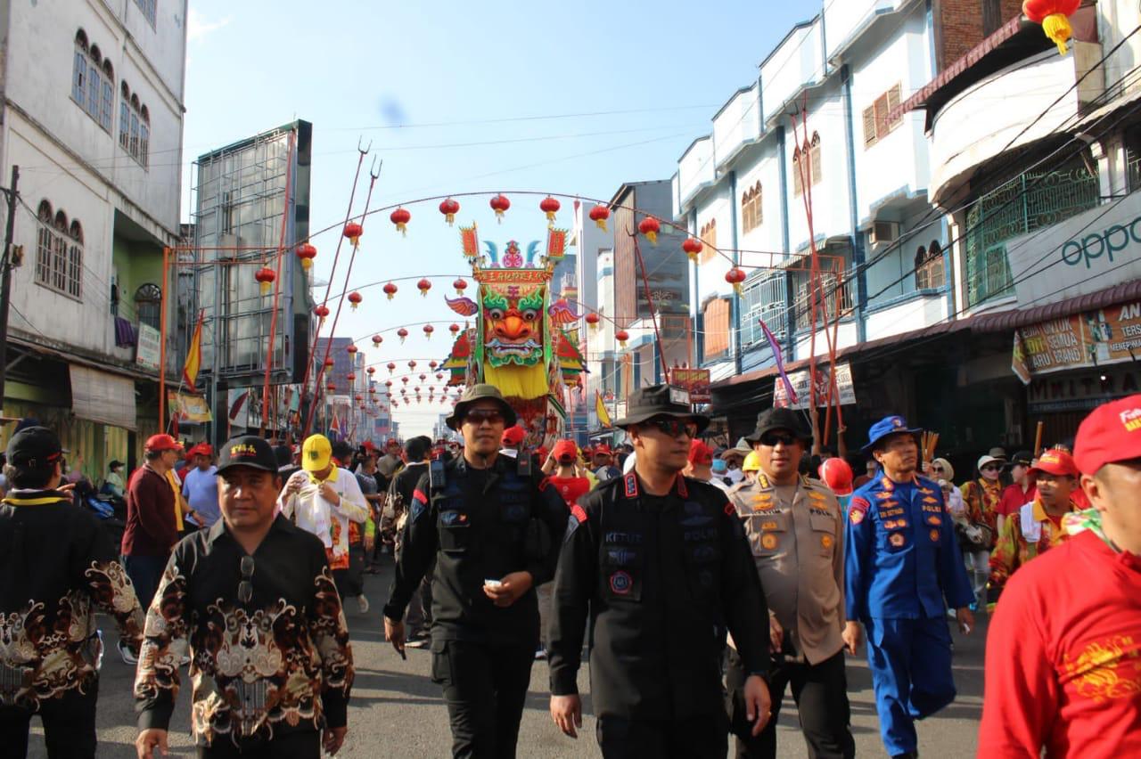 Brimob Polda Riau Kawal Ketat Festival Bakar Tongkang di Bagansiapiapi