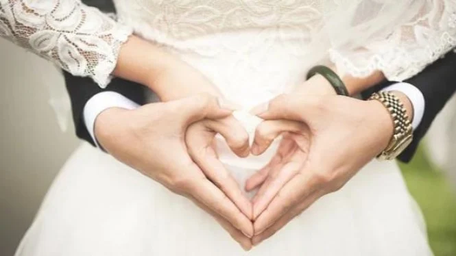 Hubungan Suami Istri yang Dilarang Islam Hingga Bercinta Tanpa Busana