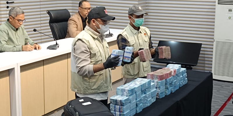 OTT di OKU: KPK Sita Uang Miliaran dan Mobil Mewah, Enam Orang Jadi Tersangka