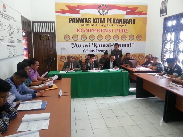 Berbagai Elemen Masyarakat Sesaki Ruang Sidang Pertama Gugatan BISA di Panwaslu