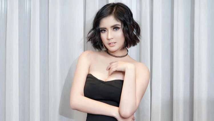 Rinjani Bilqis Berani Tampil dengan Busana Tembus Pandang