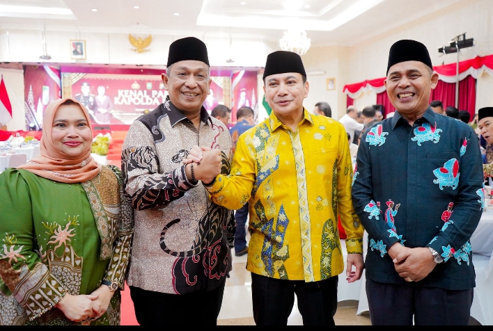 Di Tengah Kesibukan, Bupati Kasmarni Hadiri Kenal Pamit Kapolda Riau