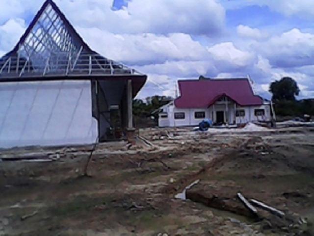 Warga Sesalkan Pembangunan SMPN 18 Boncah Mahang