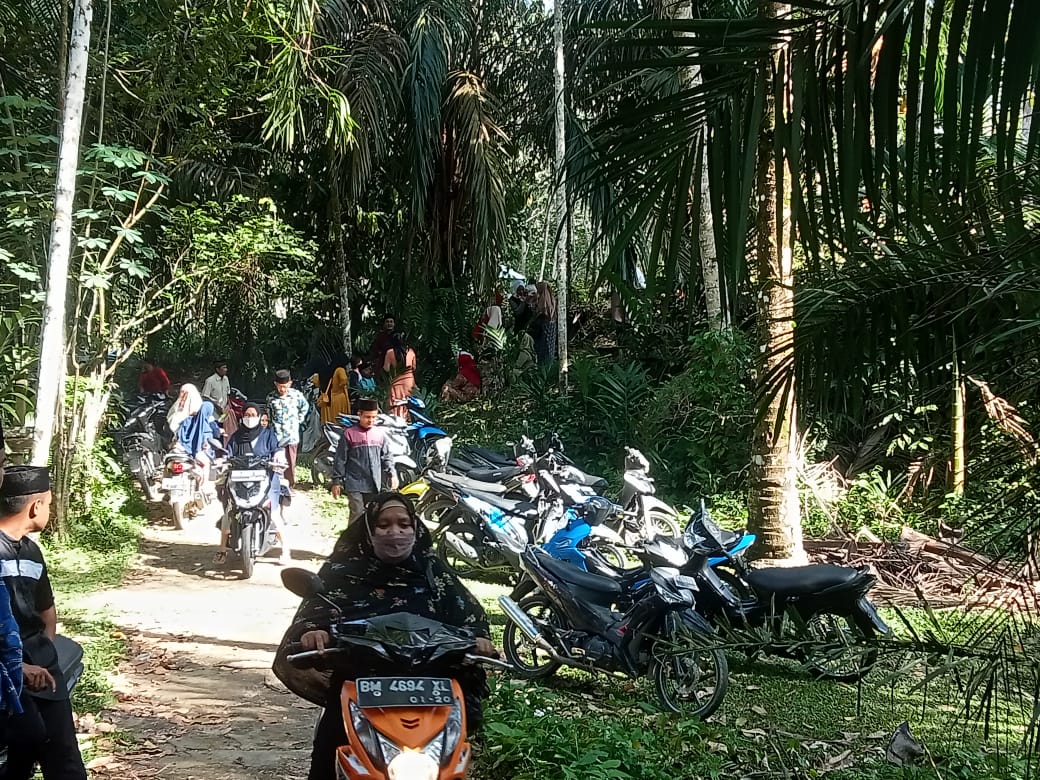 Usai Lebaran, Pengunjung TPU Air Gemuruh Membludak 