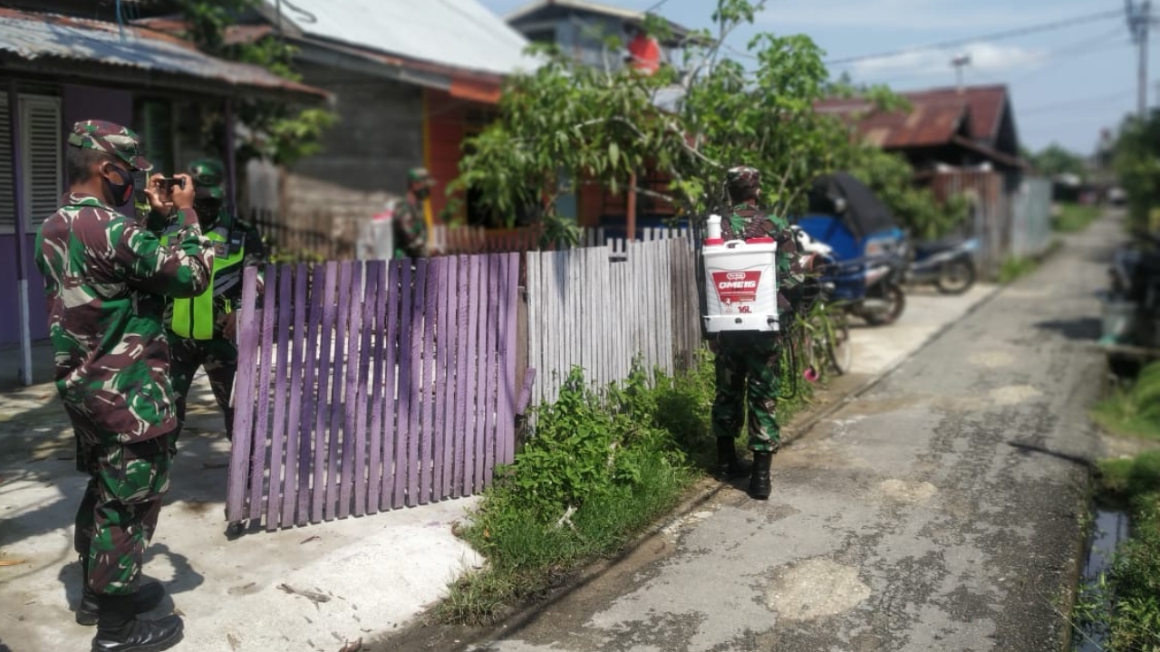 Putus Rantai Penyebaran Covid 19, Kodim 0314 Lakukan Penyemprotan Disinfektan