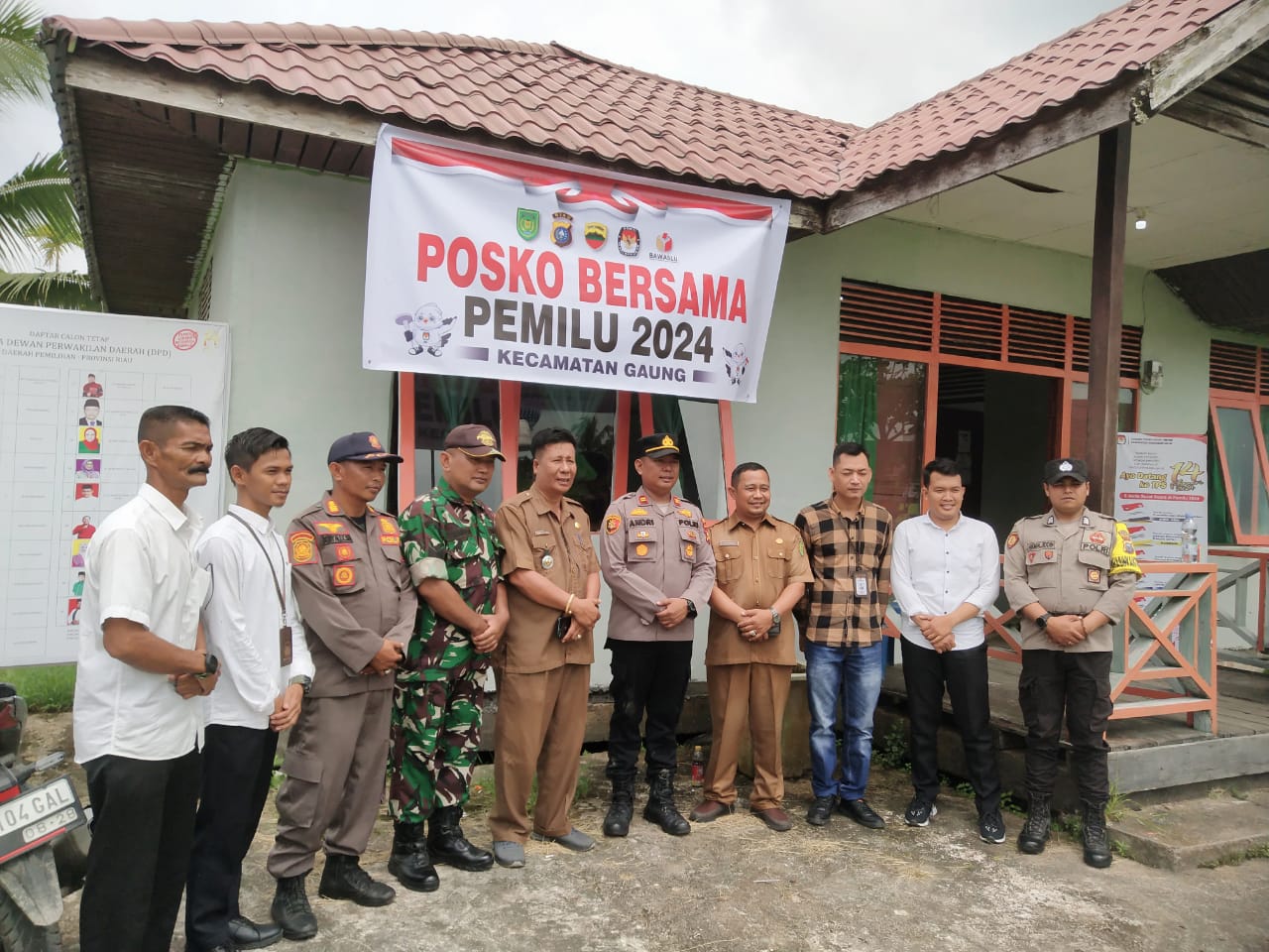 Kapolsek Gaung bersama Forkopimcam Mengecek Kesiapan Posko Pemilu 2024