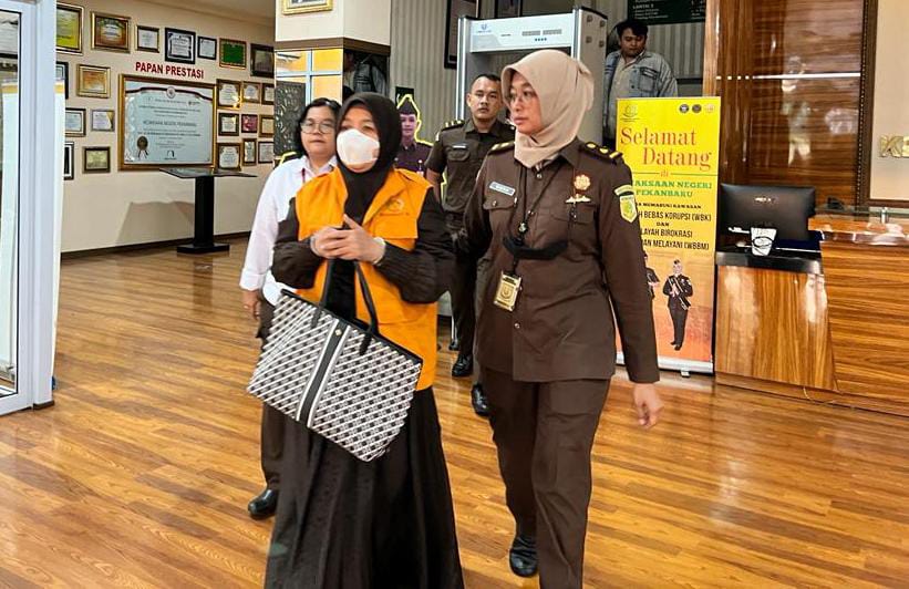 Kejari Pekanbaru Tahan Notaris Pada Kasus Dugaan Korupsi BNI 46 Pekanbaru