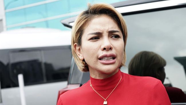 Dikecam Gegara Candai Niat Salat, Nikita Mirzani: Laporin yang Banyak!