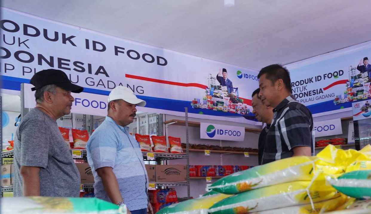 Bupati Kampar Tinjau Kesiapan Peluncuran Koperasi Merah Putih di Desa Pulau Gadang