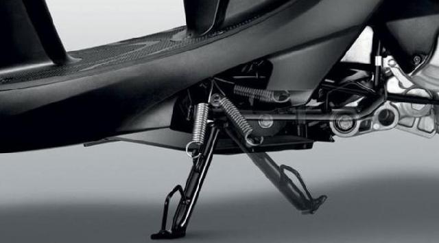 Motor Jangan Pakai Standar Samping Jika Parkir Lebih dari 3 Jam