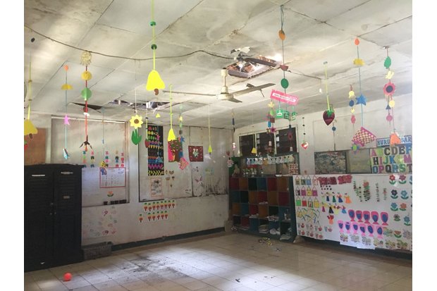 Kelas Rusak Sejak 1998, Siswa TK Belajar Pertaruhkan Nyawa