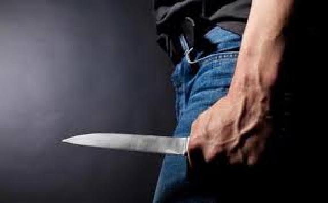 Pria kebal tewas ditusuk pakai pisau dari kuburan