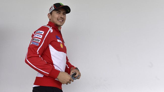 Giliran Lorenzo Diserang Fan Rossi Gara-gara Motocross