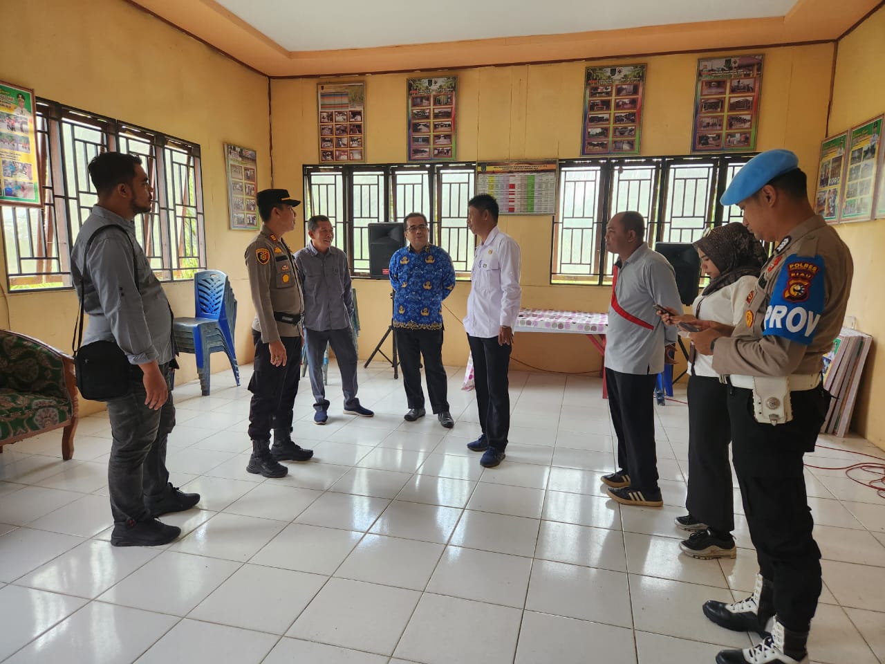 Cek Logistik Pemilu, Polsek Kempas Pastikan Keamanan Gedung