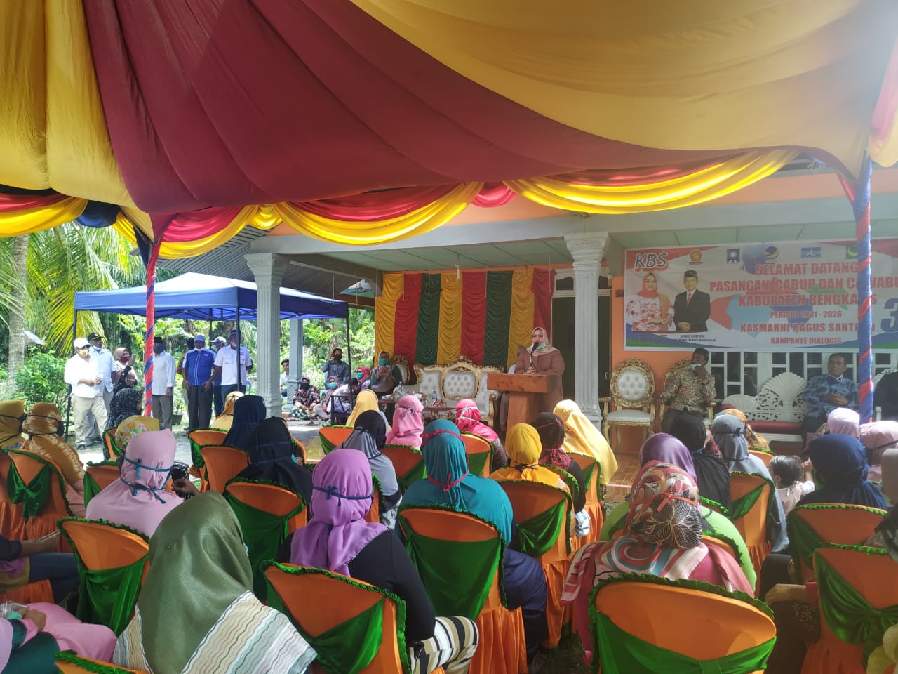 Di Teluk Papal, Kasmarni Disebut Pemimpin Adil