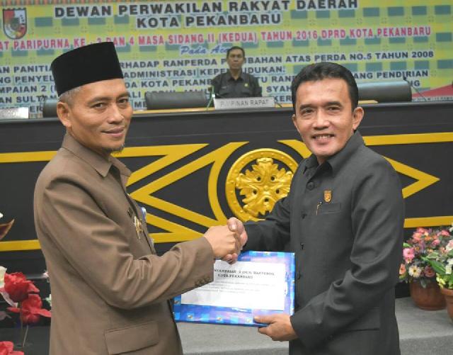Pansus DPRD Pekanbaru Laporkan Ranperda perubahan atas Perda No.5 tahun 2008