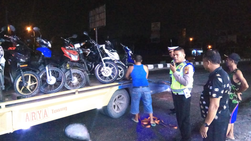 Operasi Balap Liar di Kawasan Purna MTQ, Joki Ceburkan Motor ke Parit