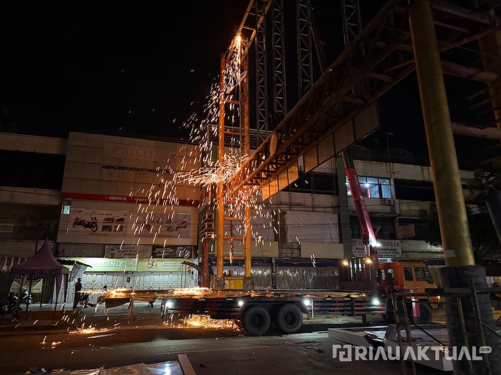 Warga Sambut Positif Penertiban Tiang dan Bando Reklame di Pekanbaru