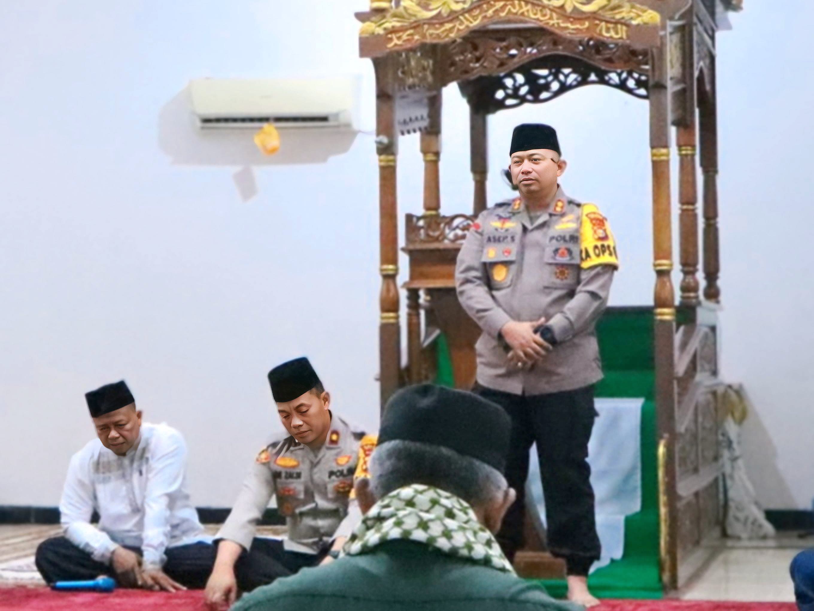 AKBP Asep Sujarwadi Sambut Pagi dengan Shalat Shubuh Berjamaah dan Sosialisasi Siak Bermadah