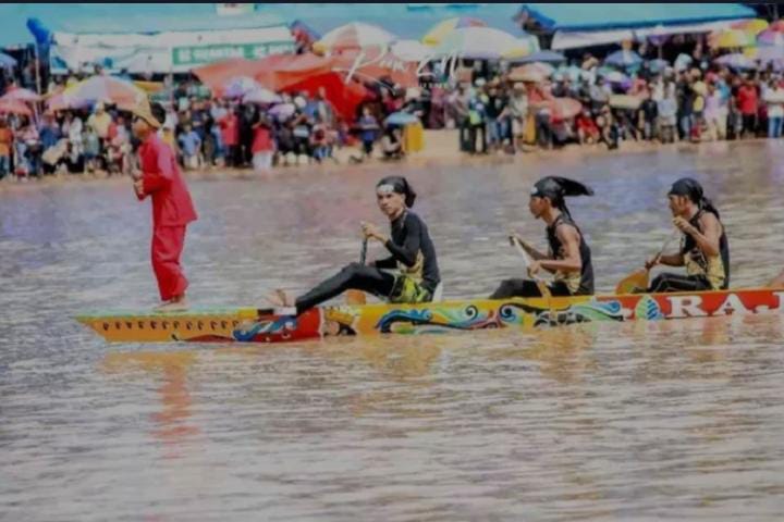 Jalur Rajo Bujang Pertahankan Mahkota Juara Pacu Jalur di Kecamatan Pangean Kuansing