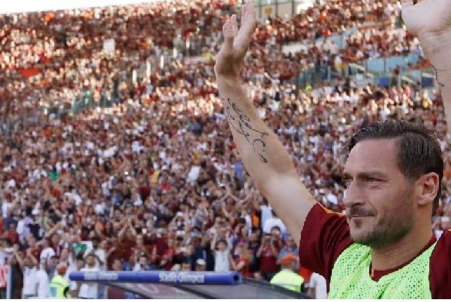 Perpisahan Totti, Stadion Roma Banjir Air Mata