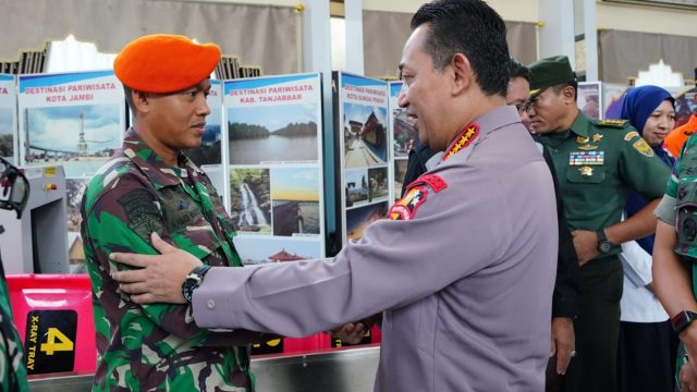 Ini Kalimat yang Diucapkan Kapolri kepada Kopda Ahmad Nofrizal dan Tim Evakuasi