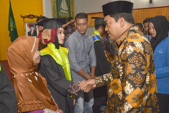 Anggota DPRD Riau Motivasi Lulusan AKN Bengkalis