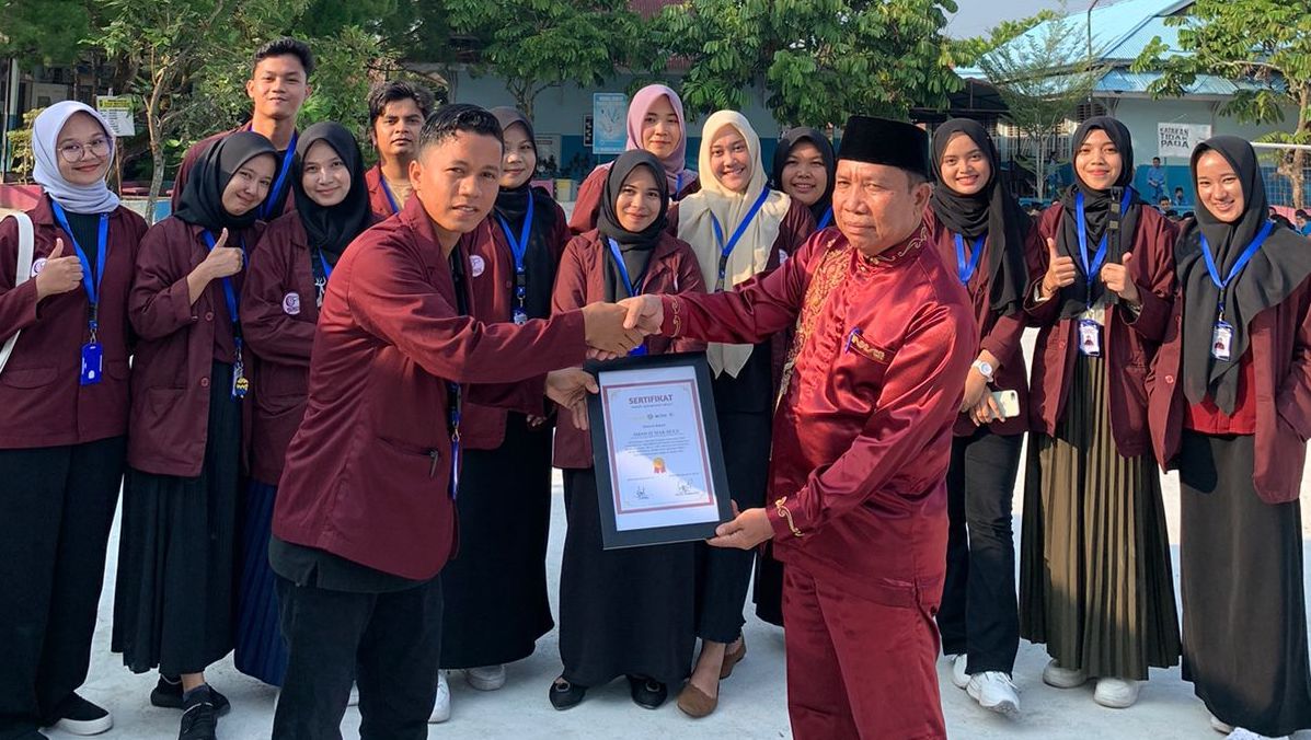 Sosialisasi KKN BHATI SATVVA 2023: Siswa SMAN 2 Siak Terlibat dalam Pendidikan Pemilu dan Anti-Bullying