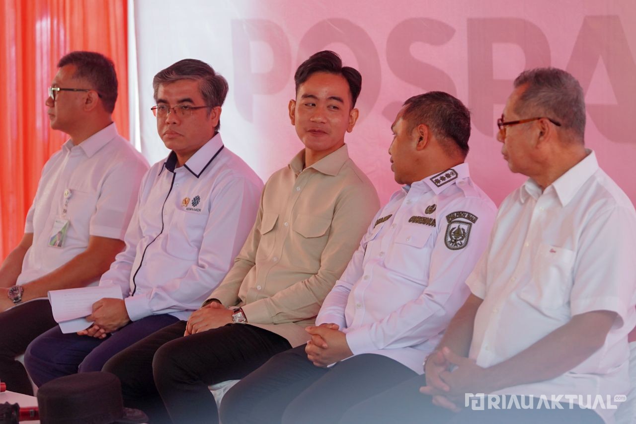 Tinjau Penyaluran BSU di Pekanbaru, Wapres Gibran: Jangan Buat Judi Online