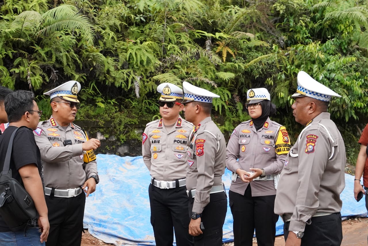 Polda Riau Himbau Masyarakat Tunda Perjalanan ke Sumatera Barat