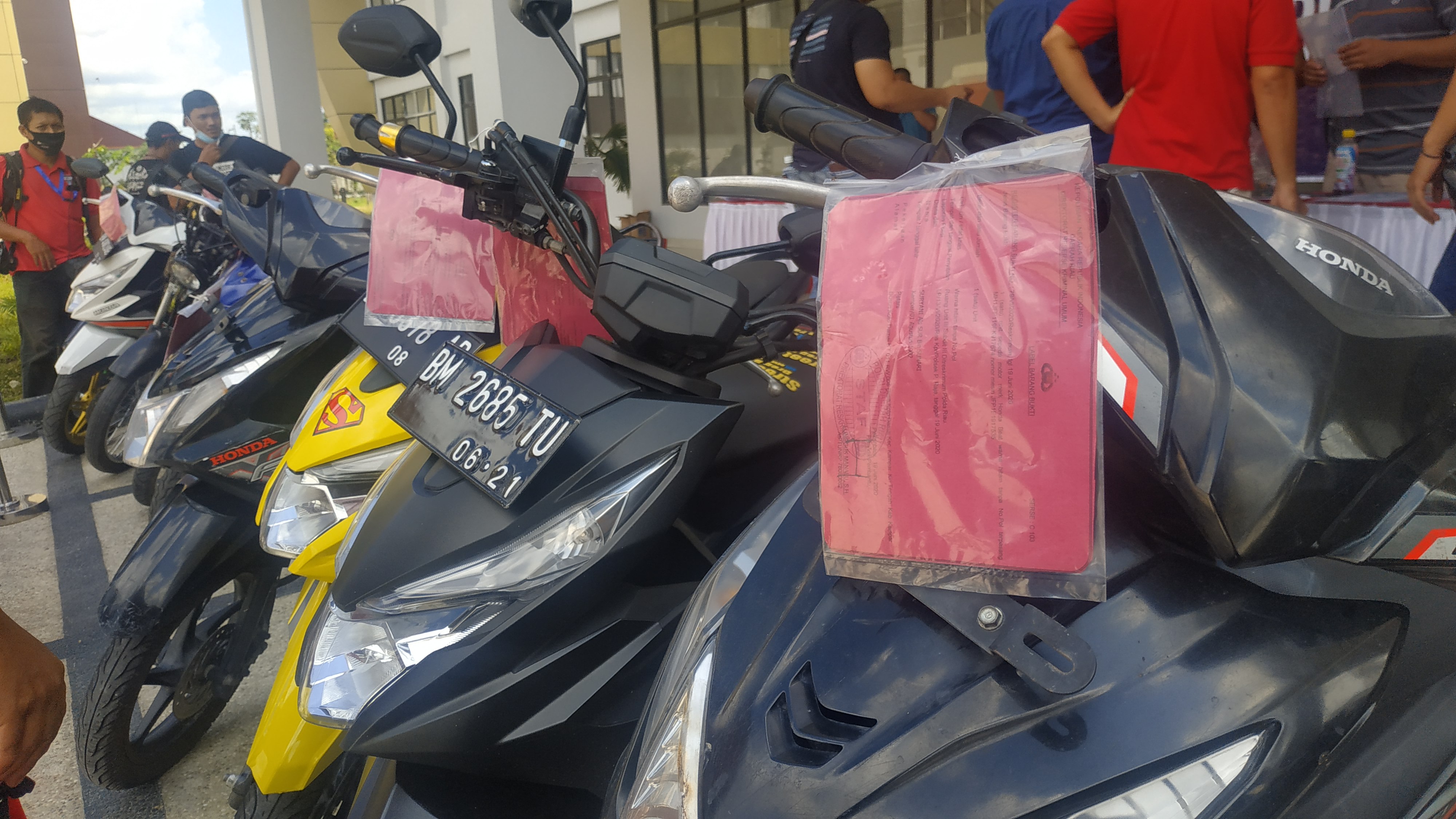 Ditkrimum Polda Riau Ungkap Kasus Curanmor, Barang Bukti 10 Tersangka 9 Unit Motor