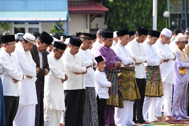 Bupati Amril Ajak Masyarakat Tingkatkan Semangat Berkurban