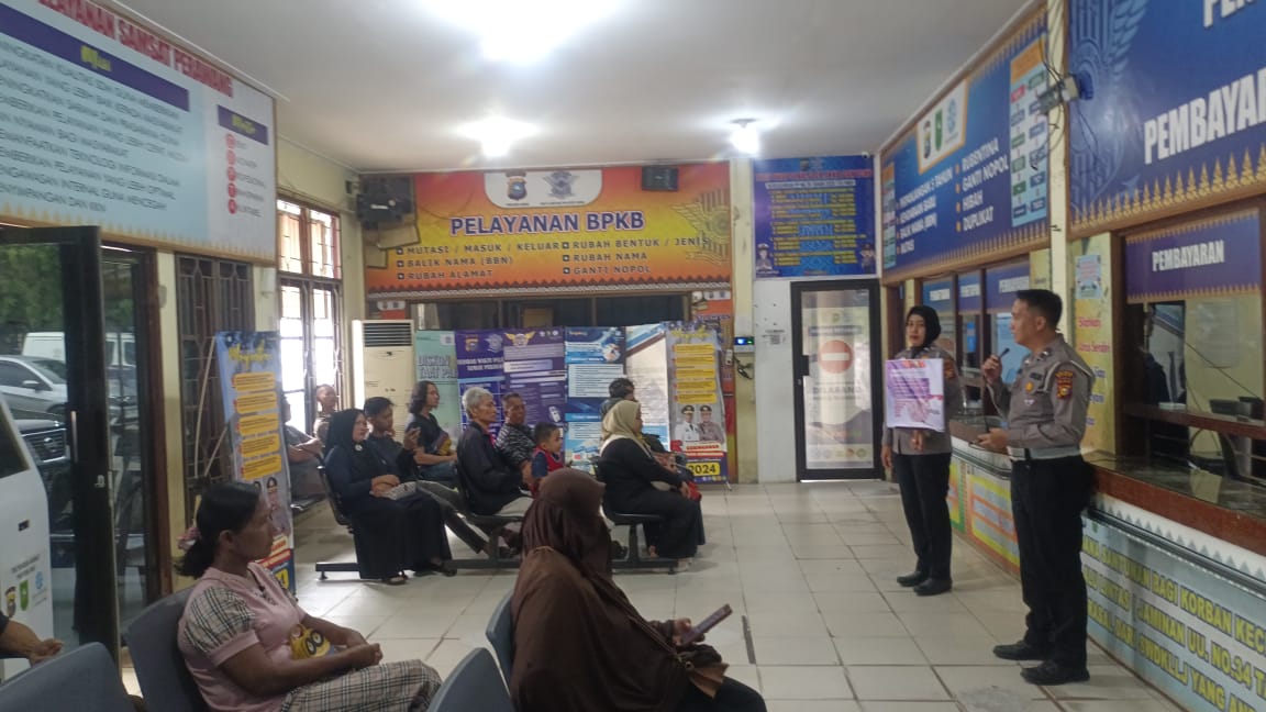 Satlantas Polres Siak Sosialisasikan Keselamatan Lalu Lintas dan Pemilu Damai di Samsat Tualang