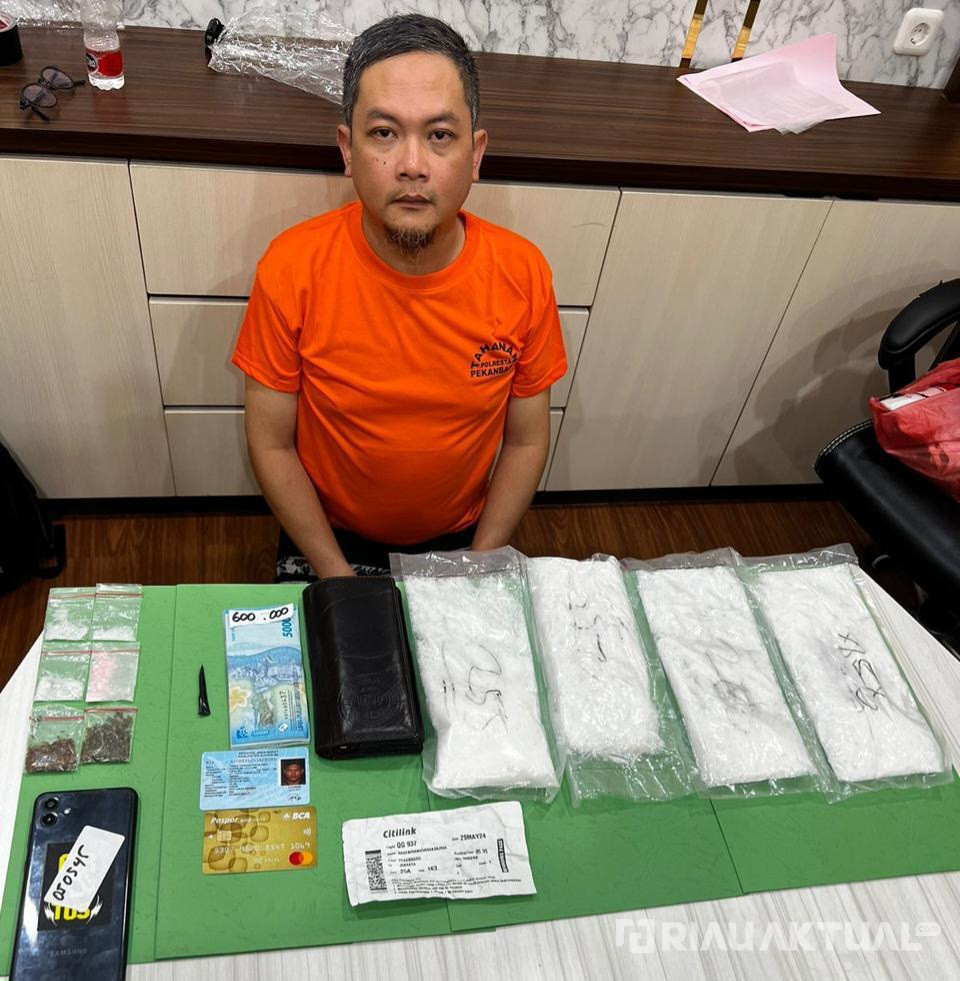 Dua Pria Bawa Sabu 2 Kilogram di Bandara Pekanbaru