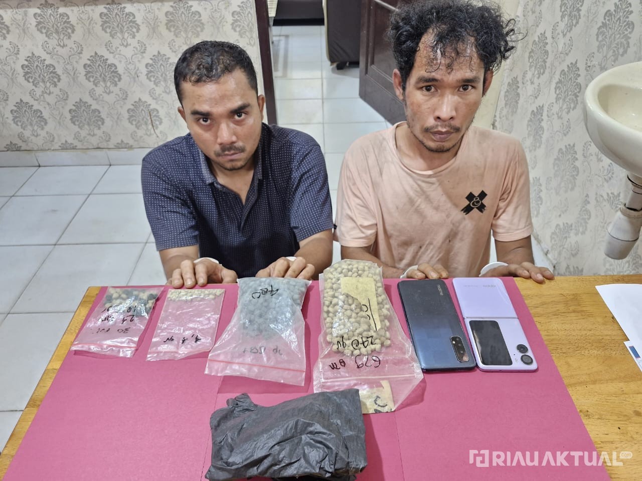 Polres Siak Tangkap Bandar Ekstasi di Tualang, 1.213 Butir Disita dari Dalam Mesin Cuci