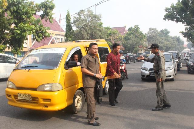 FIrdaus Akan Kembalikan Formulir Pendaftaran ke PDI P pada Jumat Siang