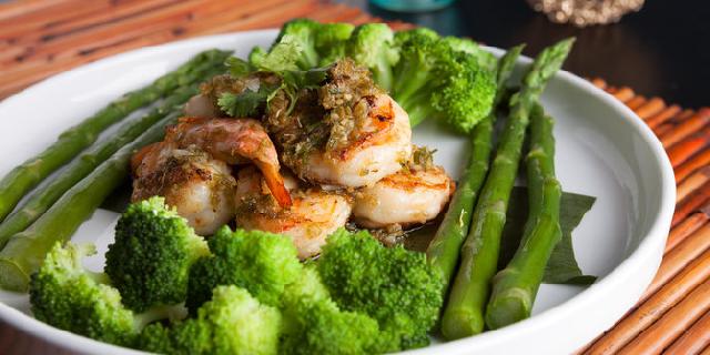 Keluarkan Racun Dalam Tubuh Secara Instan Dengan 10 Makanan Ini