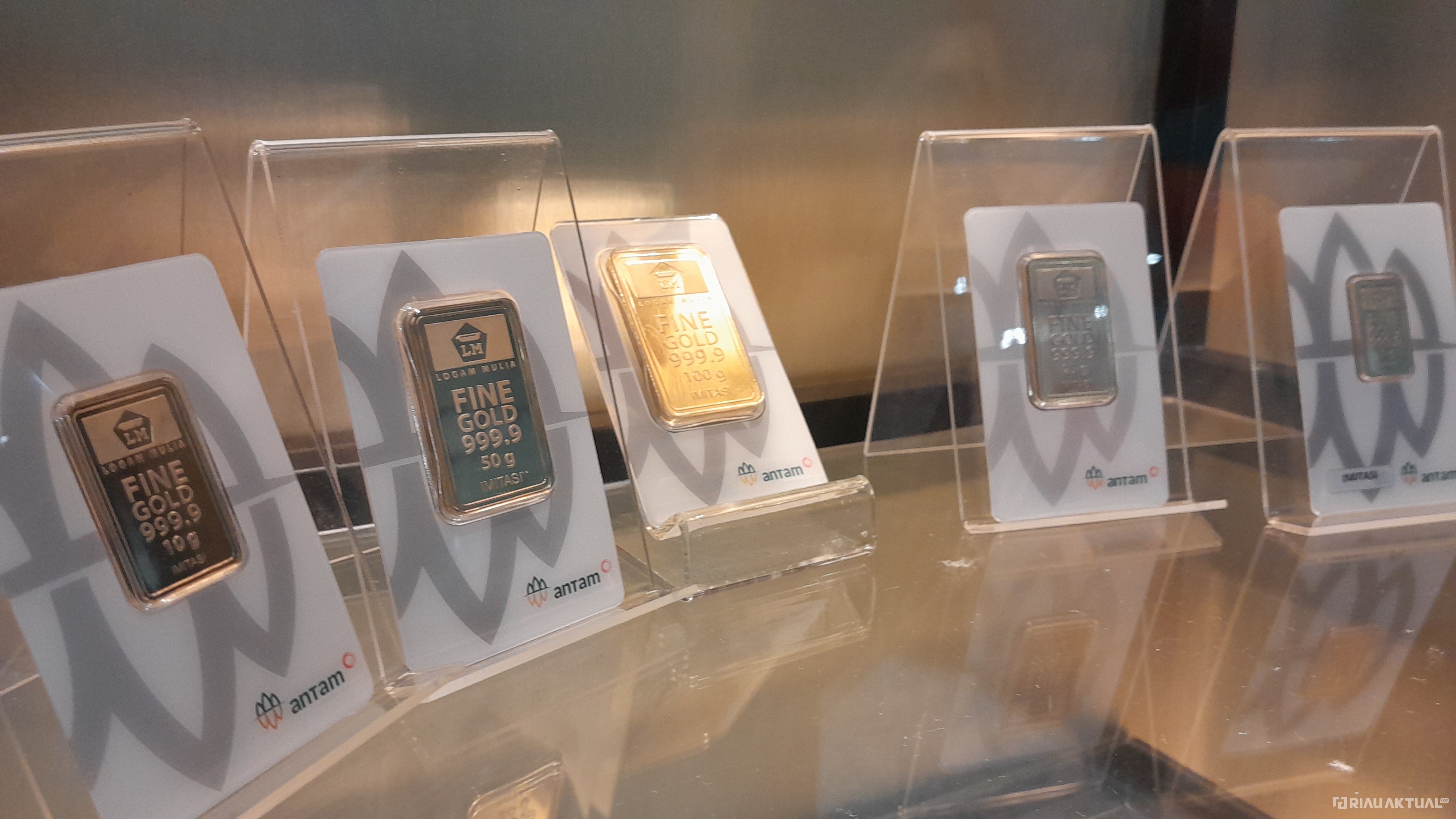 Usai Turun Rp 10 Ribu, Hari Ini Harga Emas Antam Stagnan di Level Rp 1.932.000