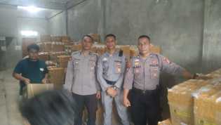 Polisi Kawal Ketat Proses Pengambilan dan Penerimaan Surat Suara Terlipat di Kuansing