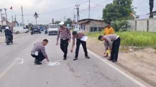 Bersenggolan dengan Ban Truk, Pengendara Sepeda Motor Tewas di Jalan Lintas Dumai-Duri