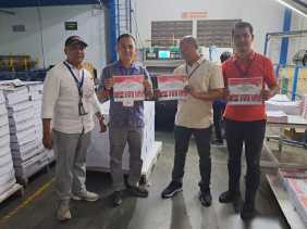 Polres Kuansing Kawal Pengawasan Logistik Pilkada 2024 Bersama Bawaslu di Percetakan Jawa Barat