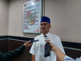 Tempat Hiburan Tak Disanksi Malah Kursi Rumah Makan Diangkut, Komisi I : Jangan Ada Permainan