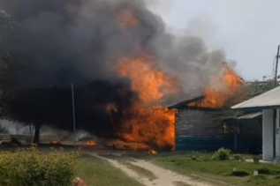 Warga Bakar Rumah Karyawan PT SSL, 8 Diamankan, 4 Jadi Tersangka