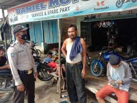 Jaga Kamtibmas di Wilkum, Polsubsektor Pelalawan Gelar Patroli